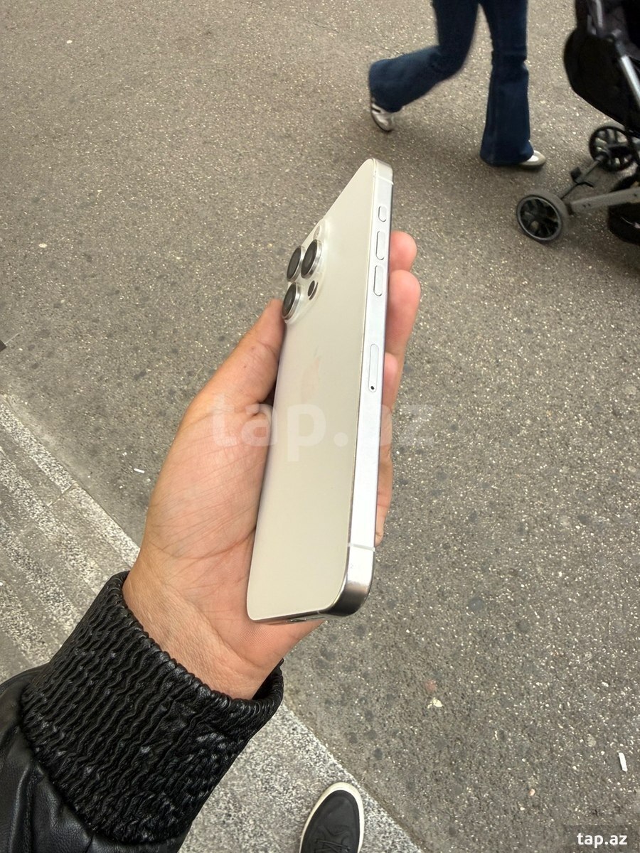 Apple iPhone 15 Pro Max White Titanium 256GB/8GB (3)