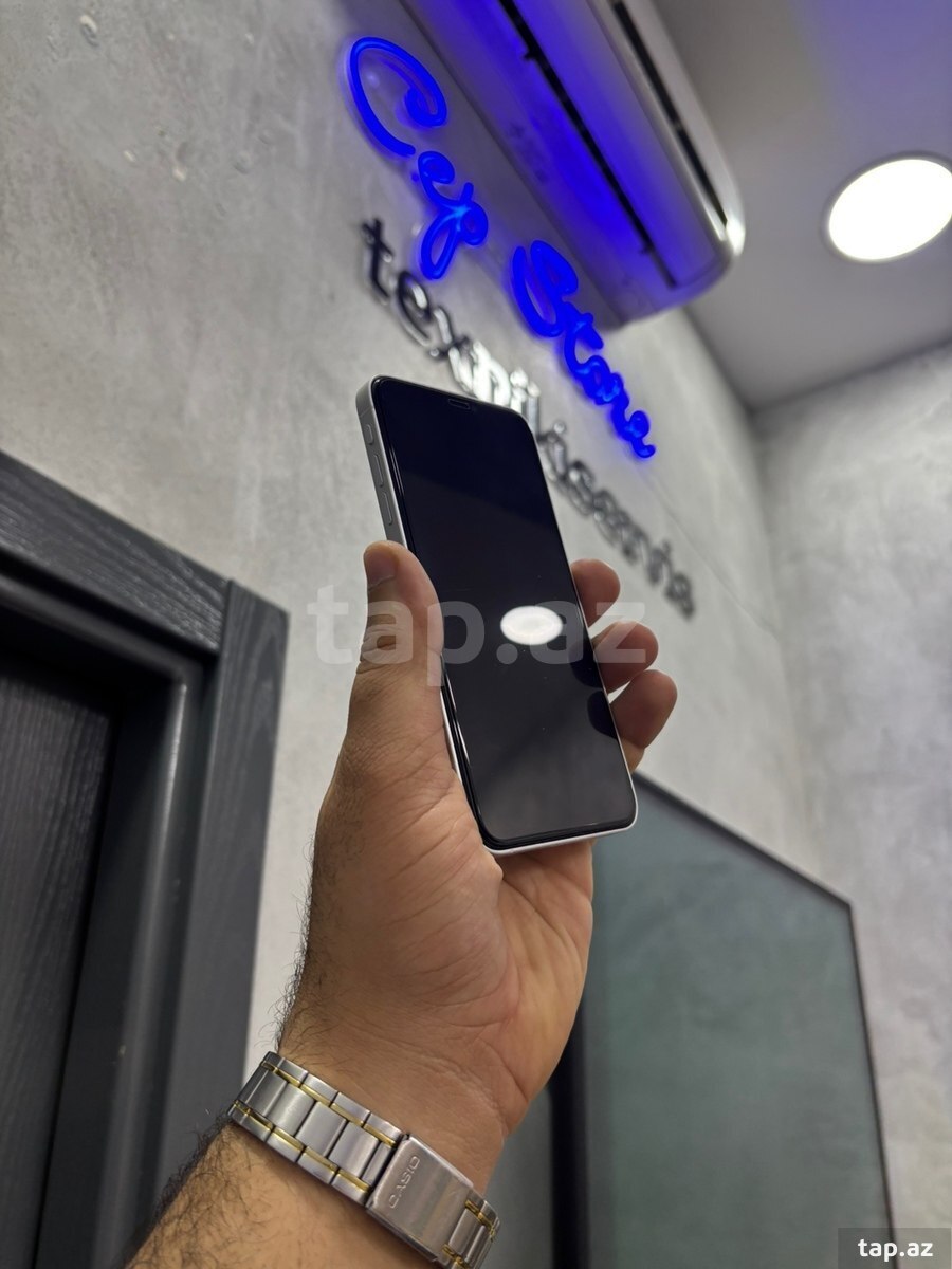 Apple iPhone XS Max Silver 64GB/4GB (2)