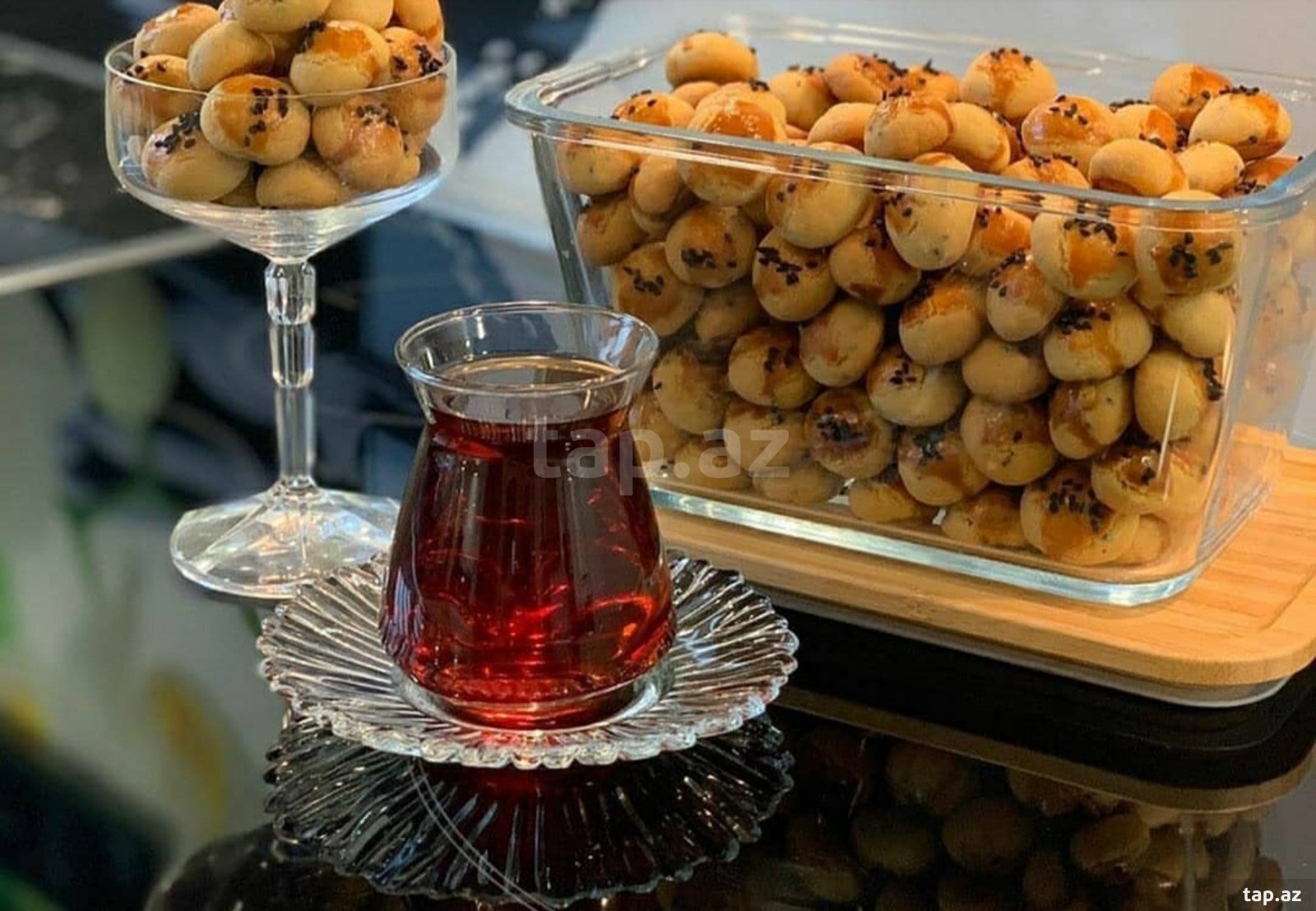 Şirniyyatçı işi axtarıram