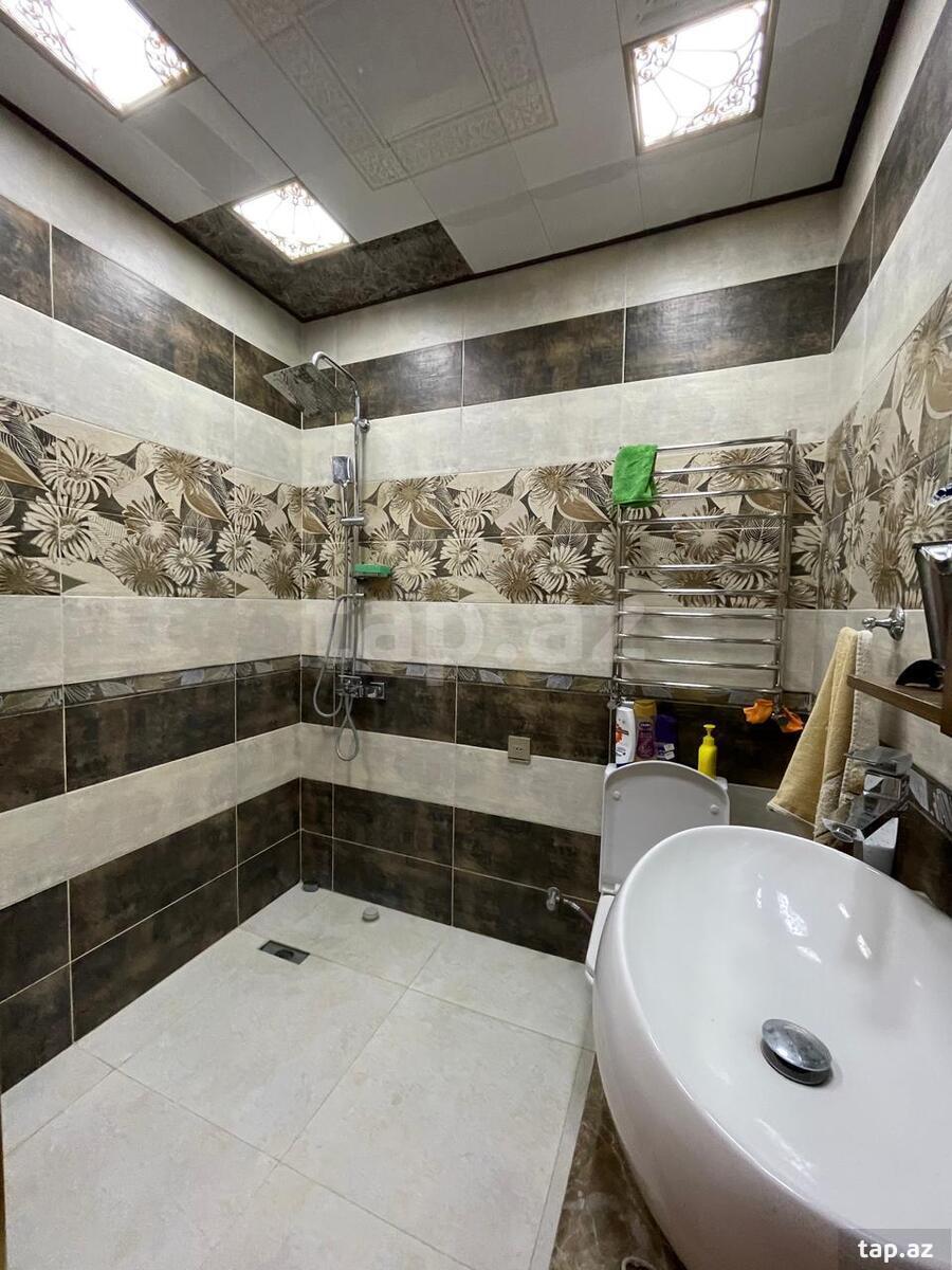 4-otaqlı yeni tikili, 8 Noyabr pr., 137 m²