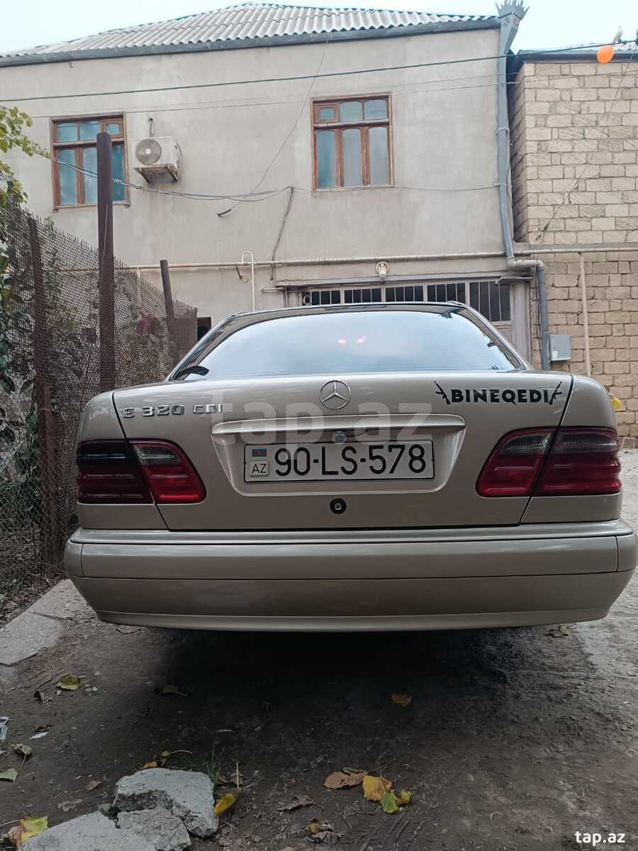 Mercedes E 220, 2001 il (9)