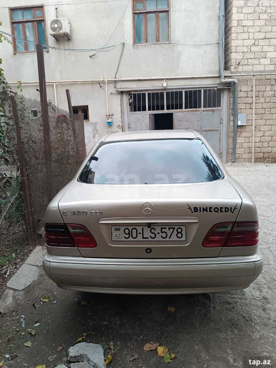 Mercedes E 220, 2001 il (10)