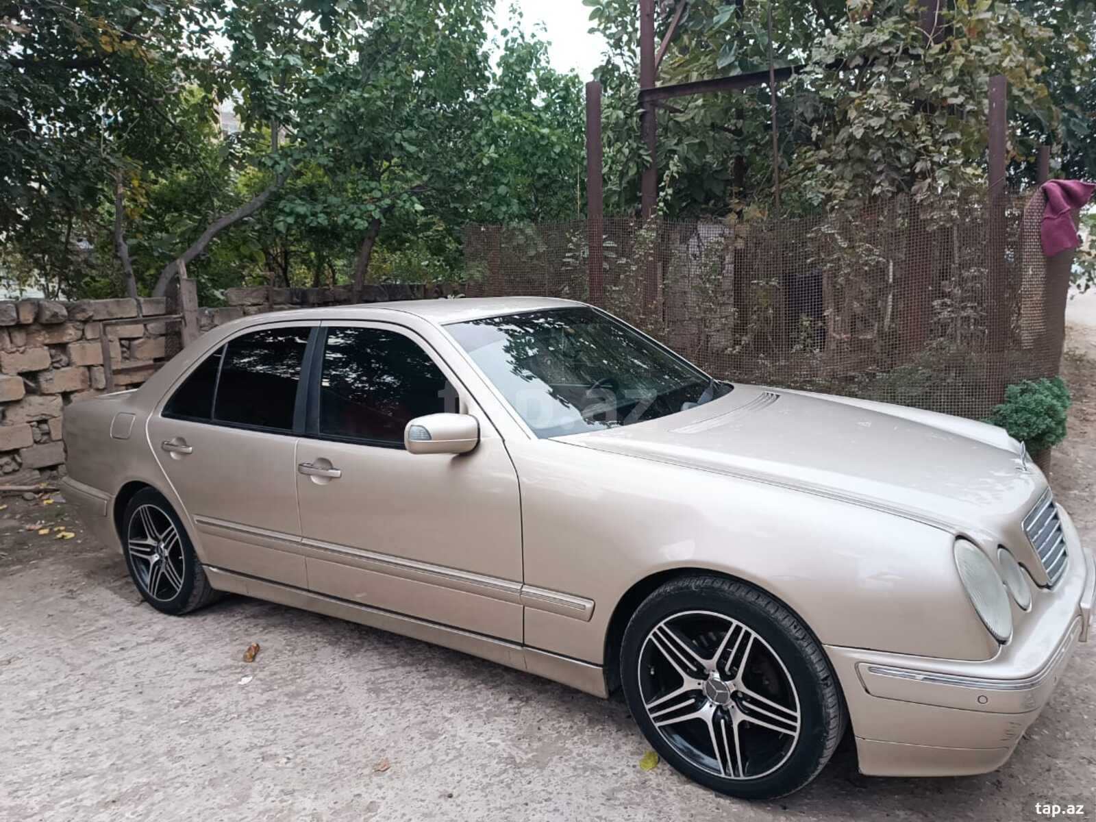 Mercedes E 220, 2001 il (5)