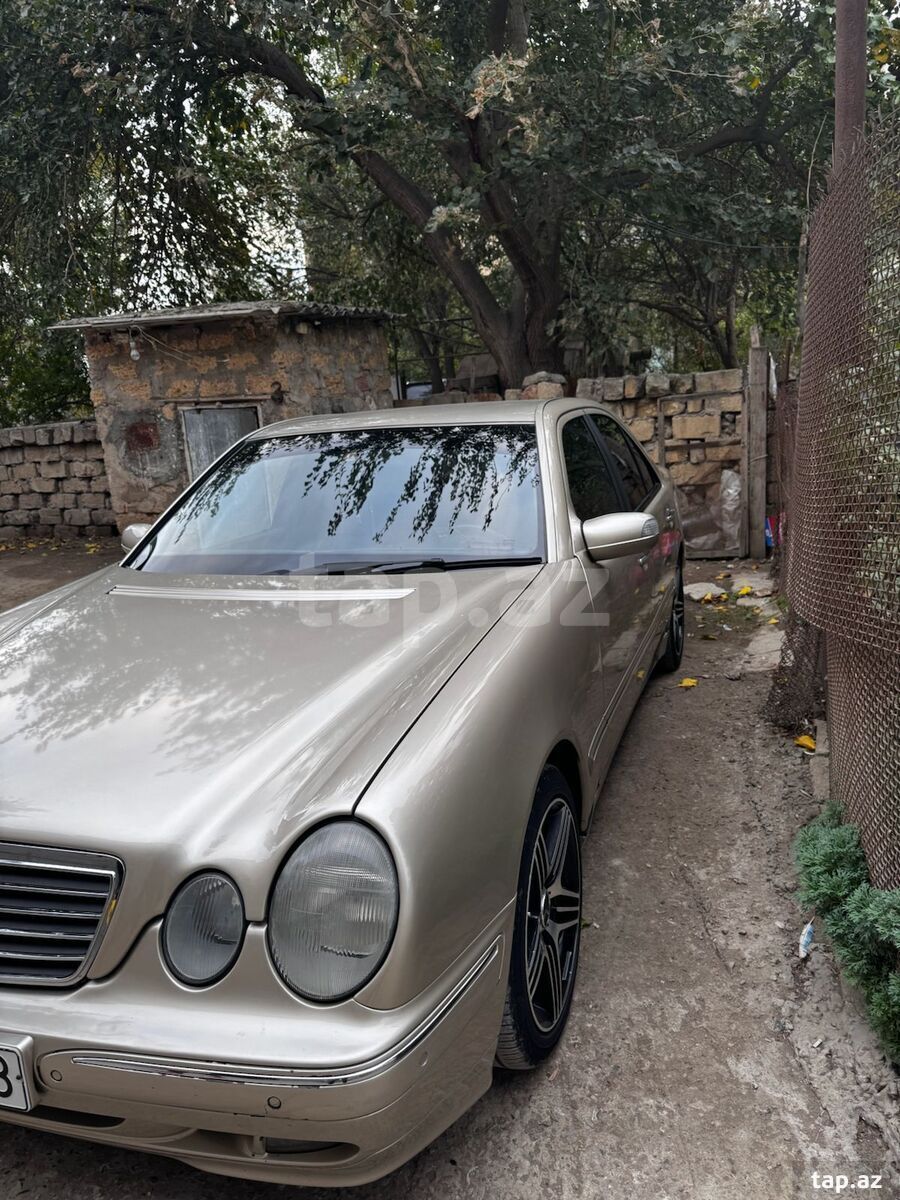 Mercedes E 220, 2001 il (21)