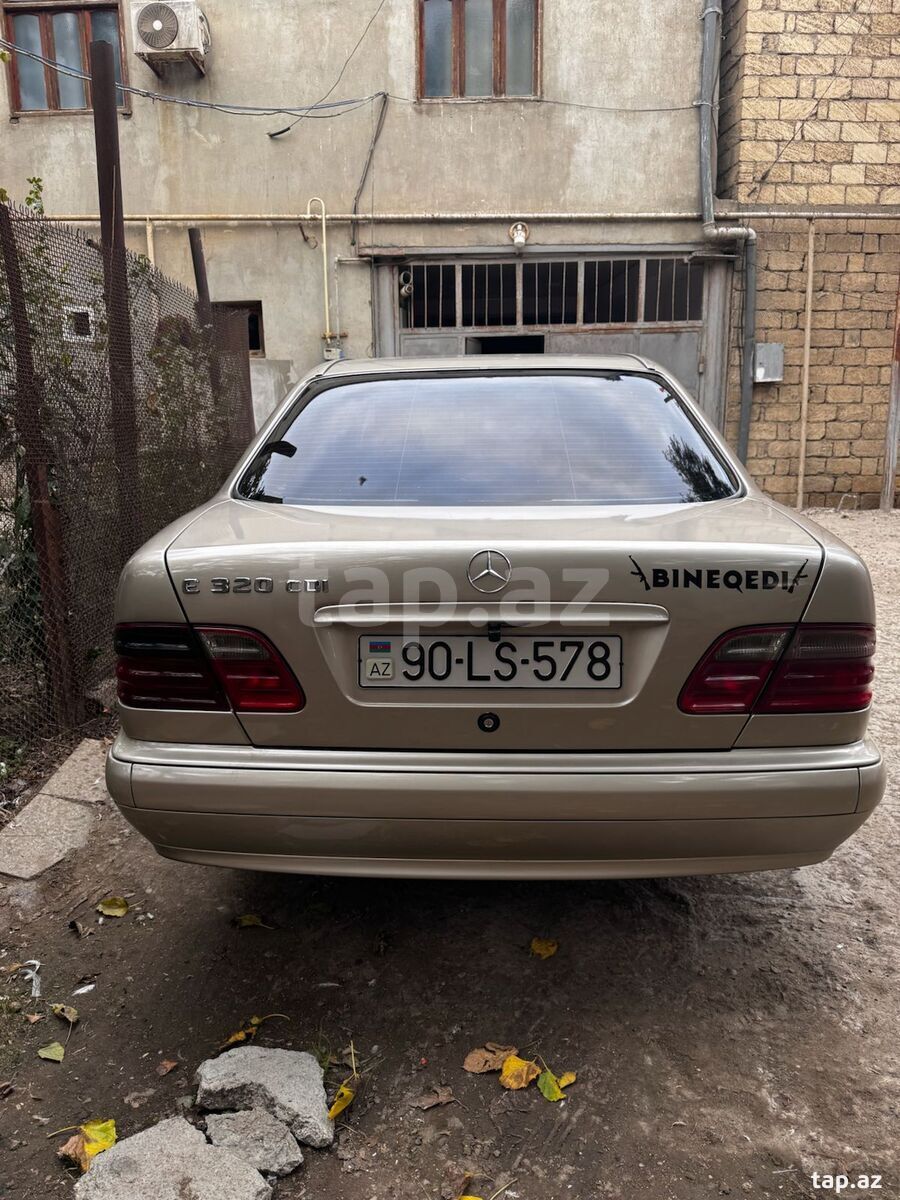 Mercedes E 220, 2001 il (23)