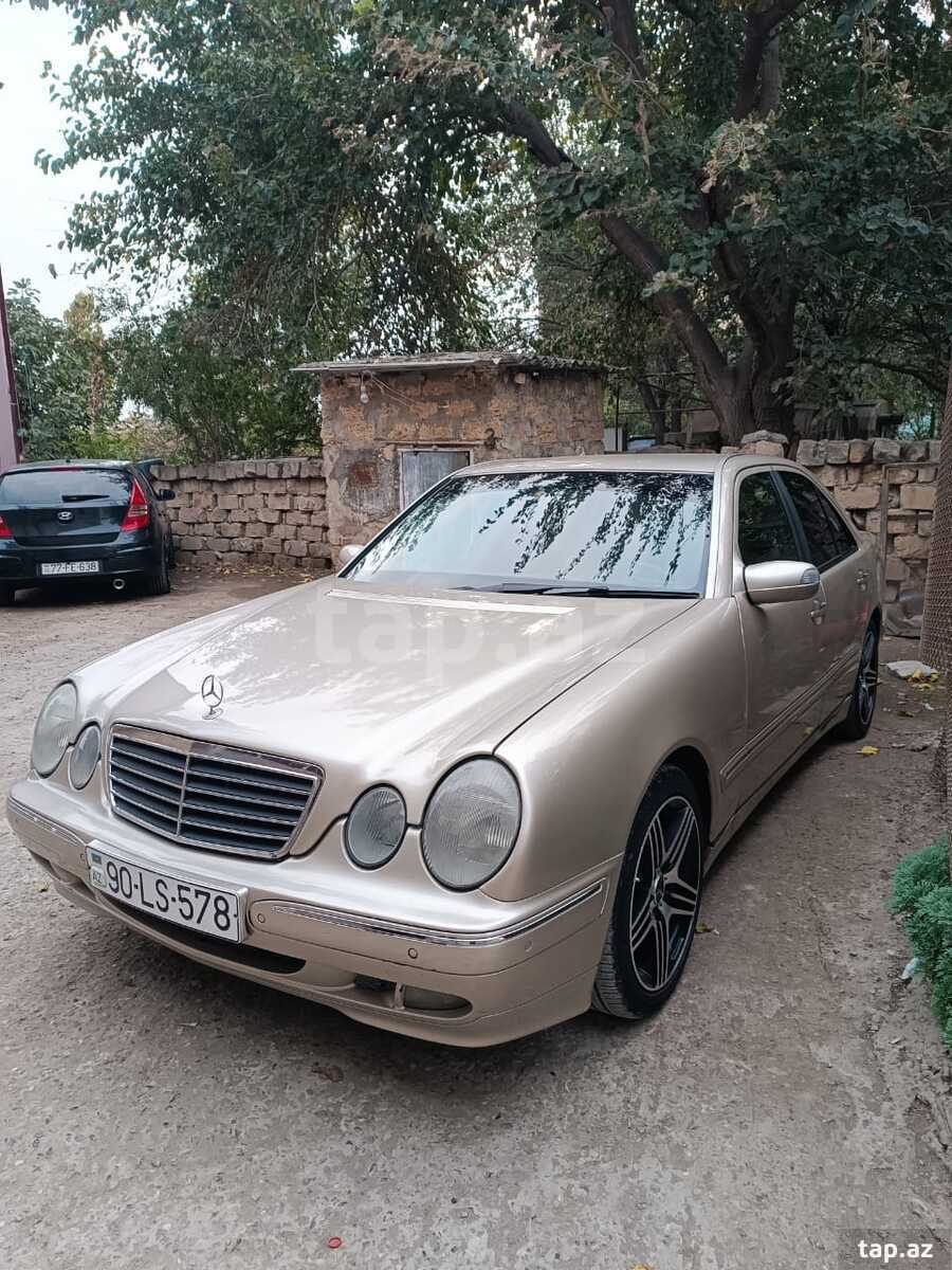 Mercedes E 220, 2001 il (8)