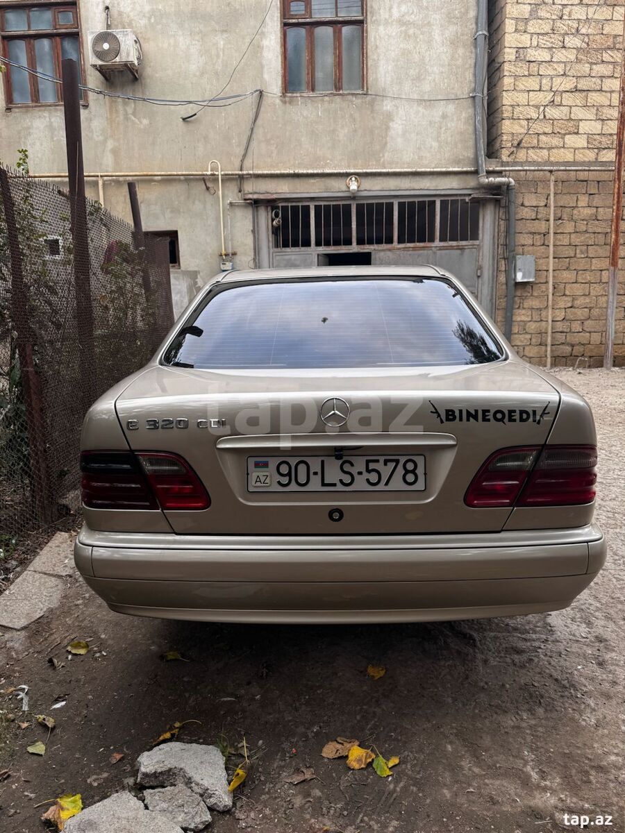 Mercedes E 220, 2001 il (24)