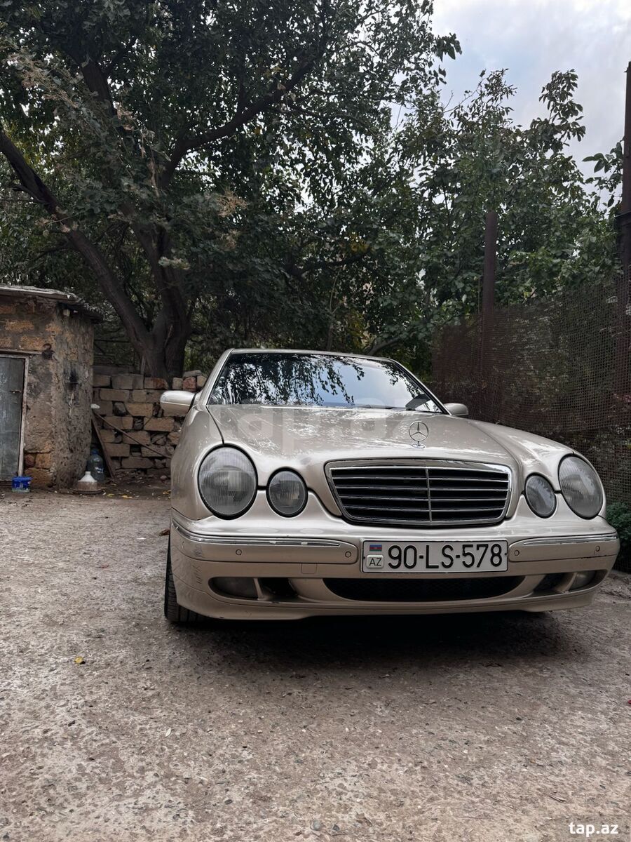 Mercedes E 220, 2001 il (22)