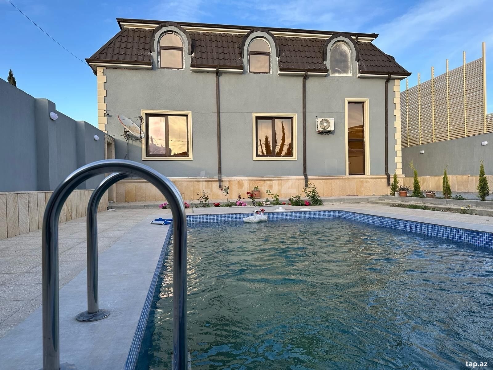 Villa kirayə verilir, Mərdəkan qəs.