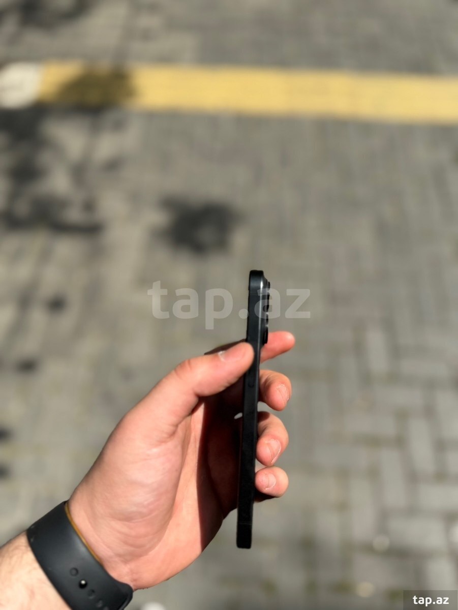 Apple iPhone 15 Pro Black Titanium 128GB/8GB (2)