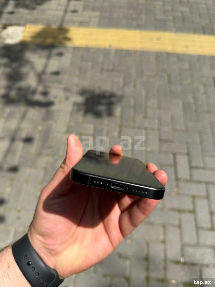Apple iPhone 15 Pro Black Titanium 128GB/8GB (5)