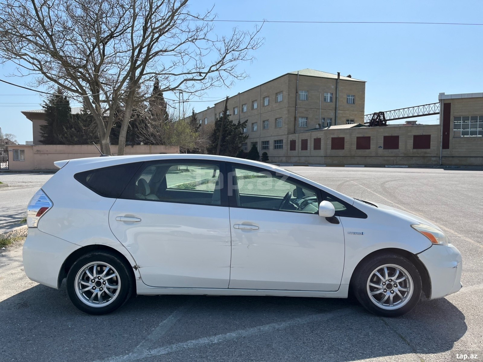 Toyota Prius V, 2011 il (4)