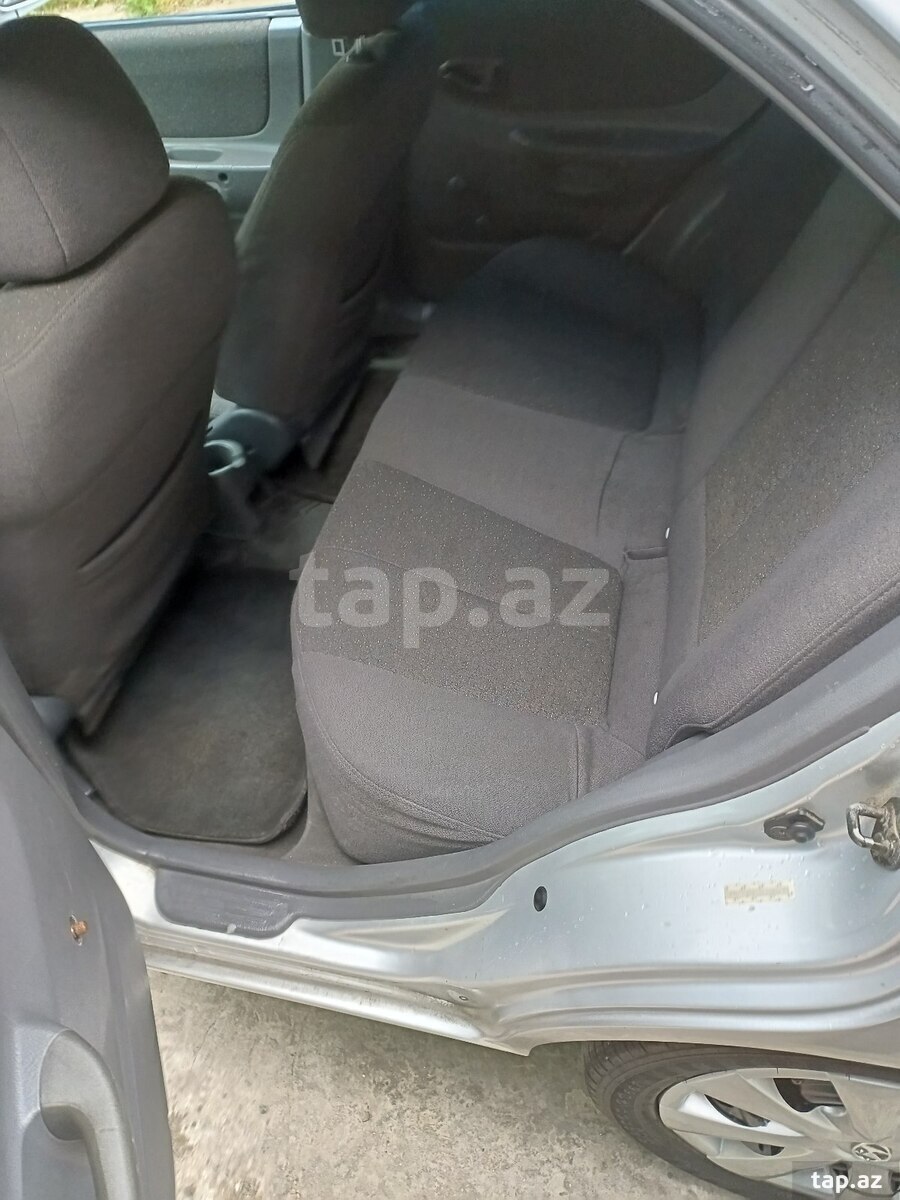 Hyundai Accent, 2002 il (8)