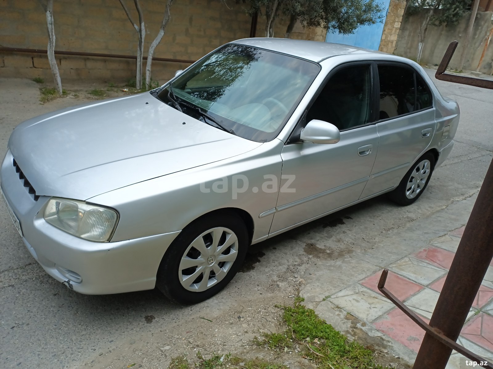 Hyundai Accent, 2002 il (2)