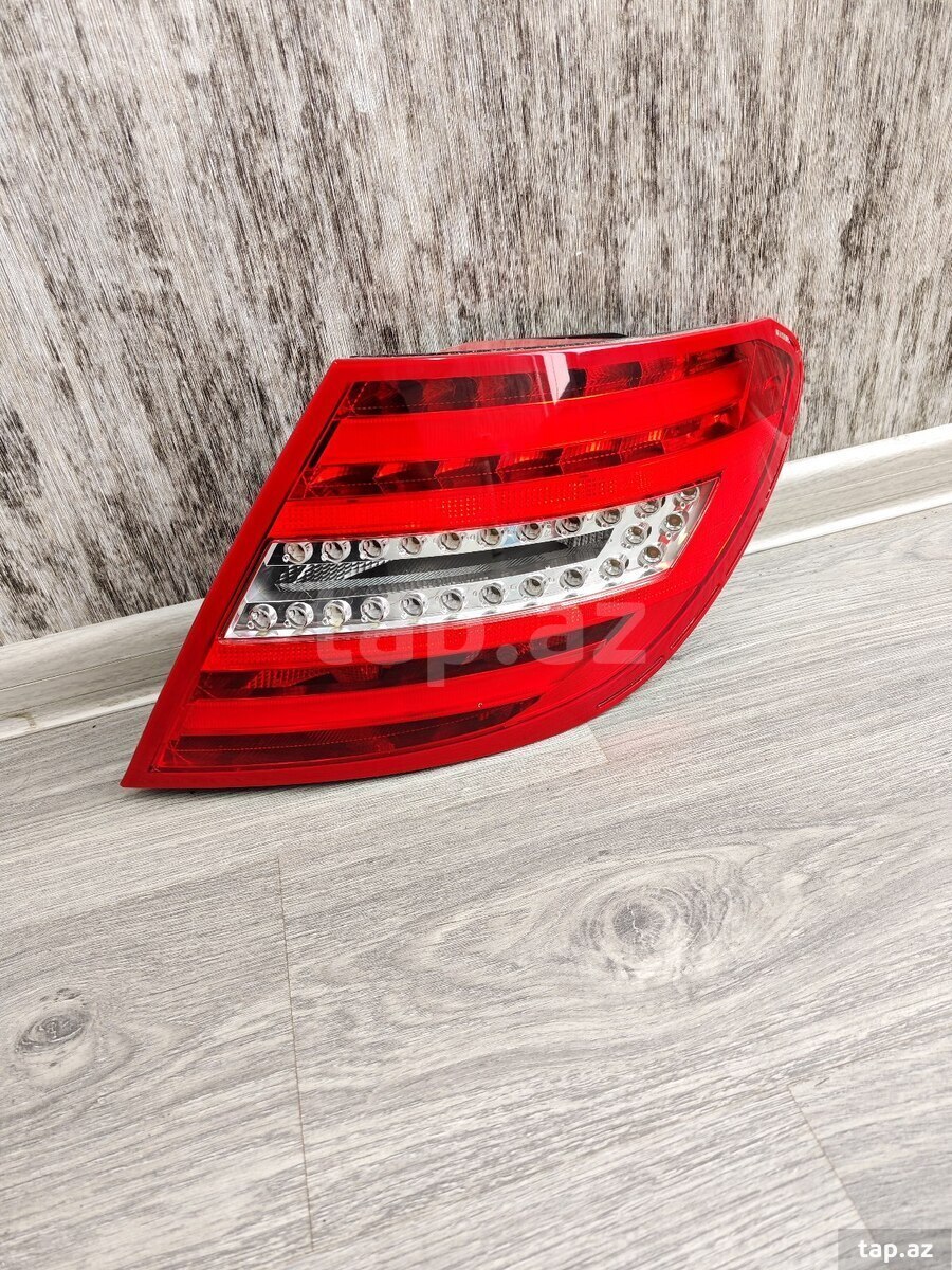 Mercedes W204 C204 arxa stop işığı