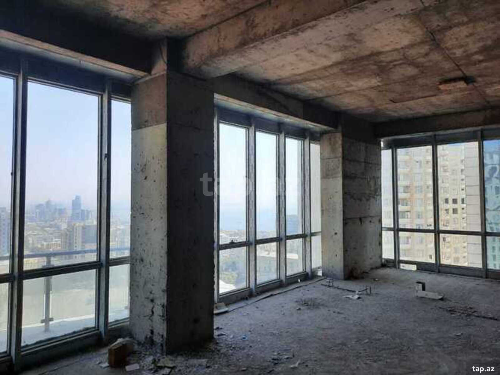 4-otaqlı yeni tikili, Elmlər Akademiyası m., 185 m²