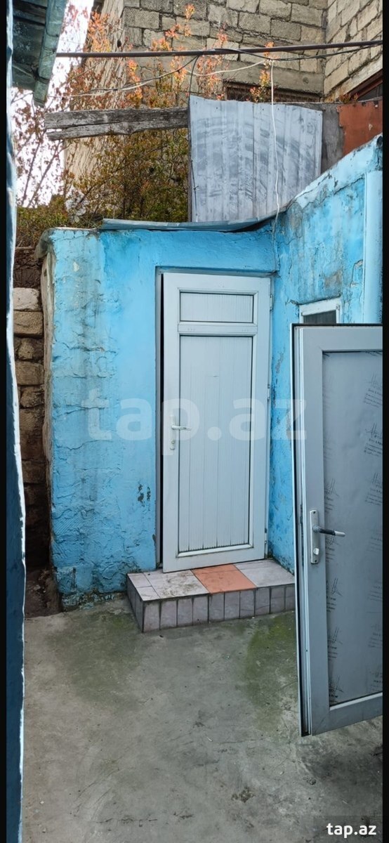 Həyət evi, 8 Noyabr m.