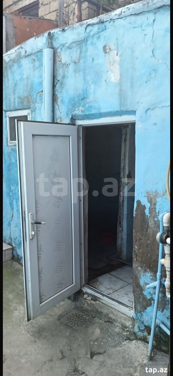 Həyət evi, 8 Noyabr m.