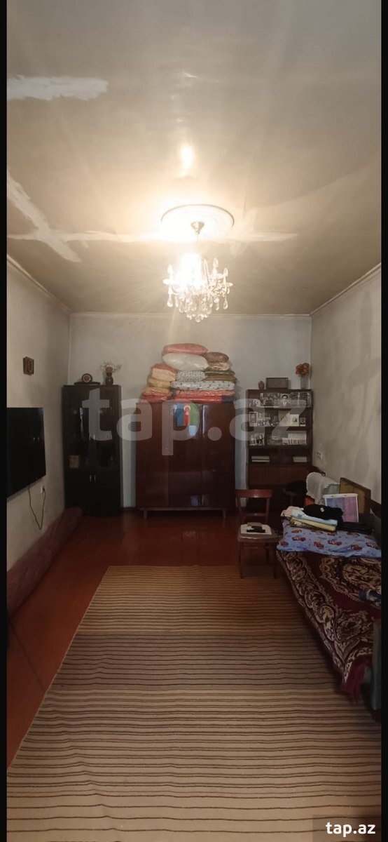 Həyət evi, 8 Noyabr m.