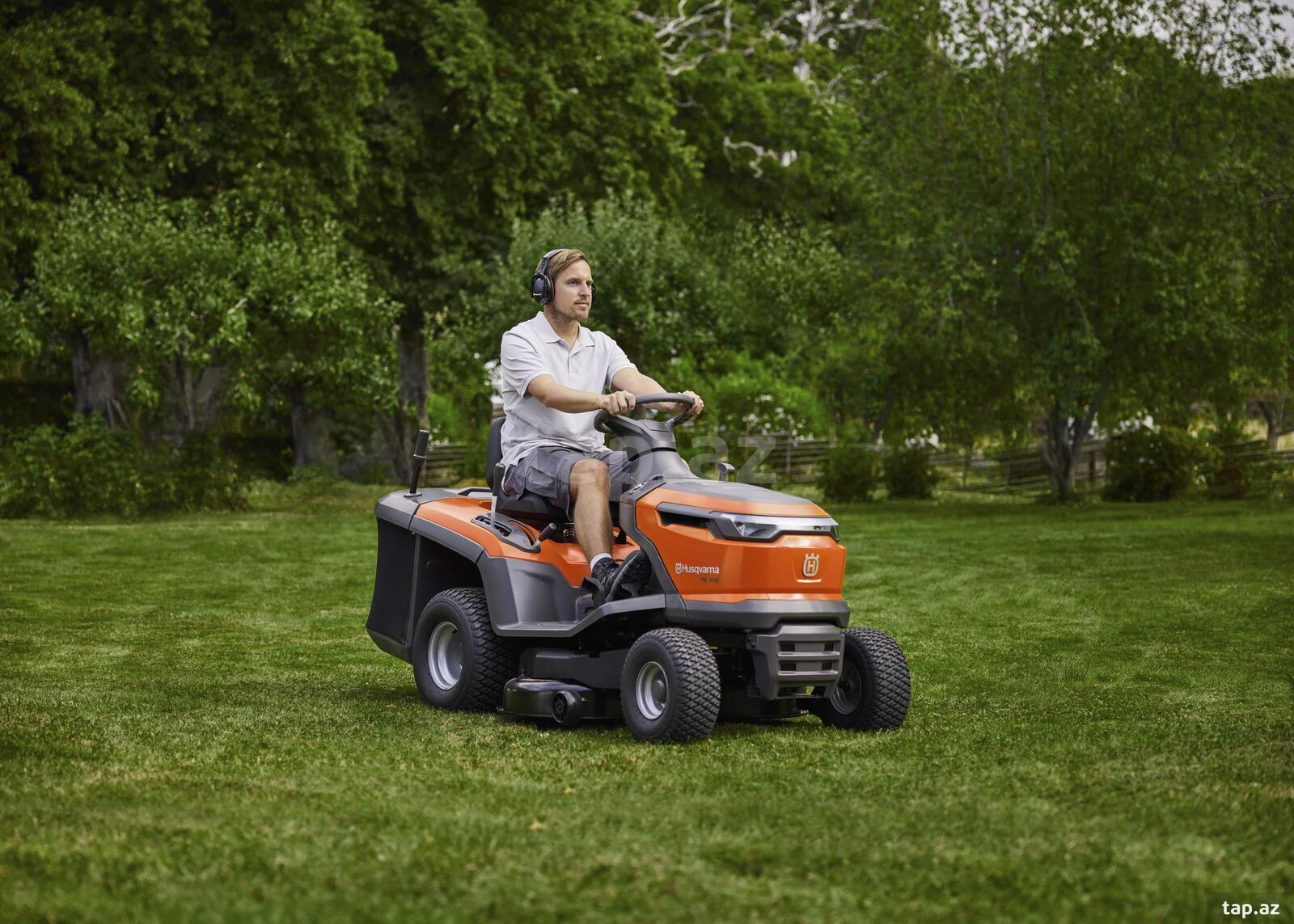 Otbiçən traktor Husqvarna TC 114