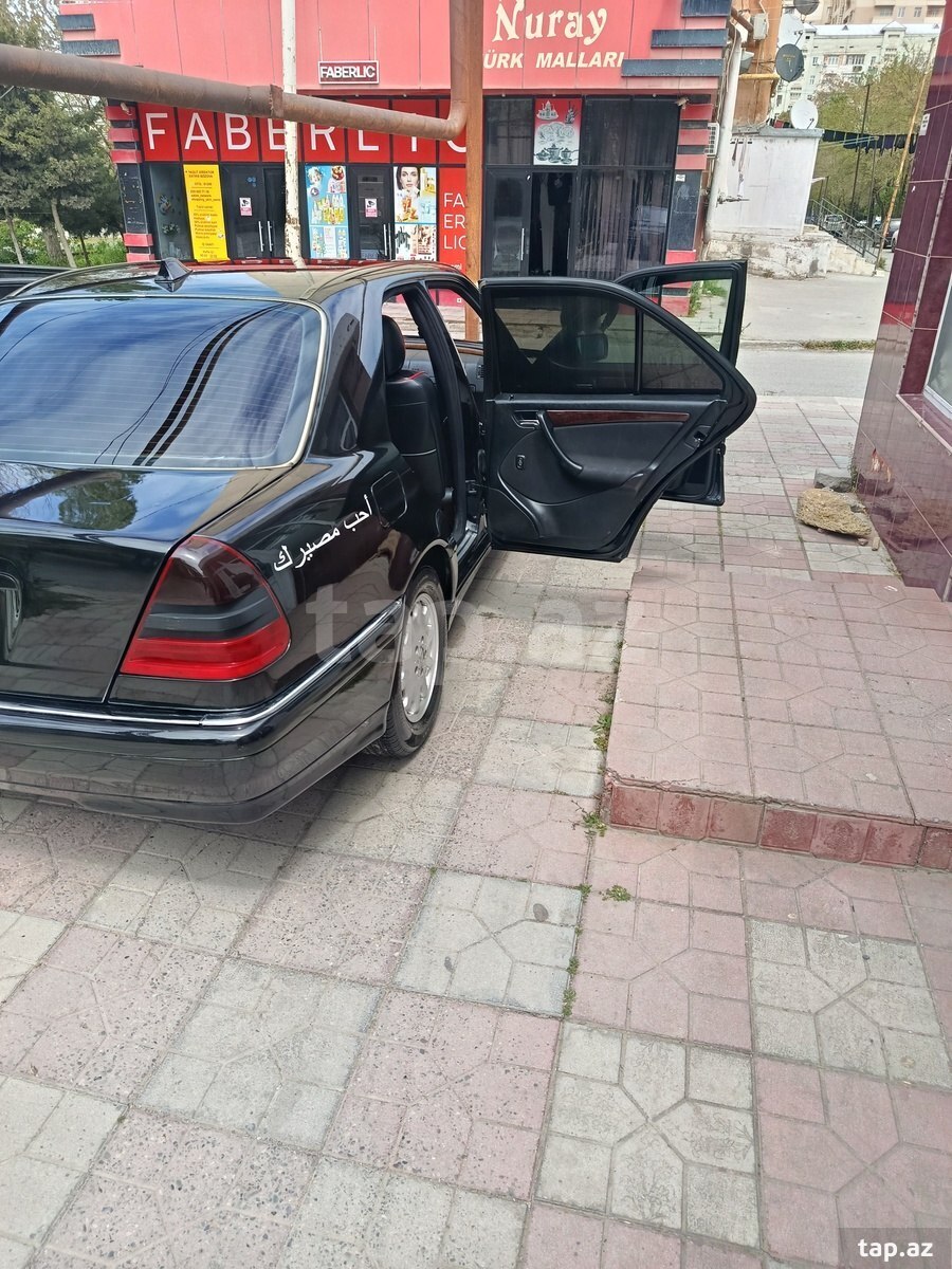Mercedes C 230, 2000 il (4)