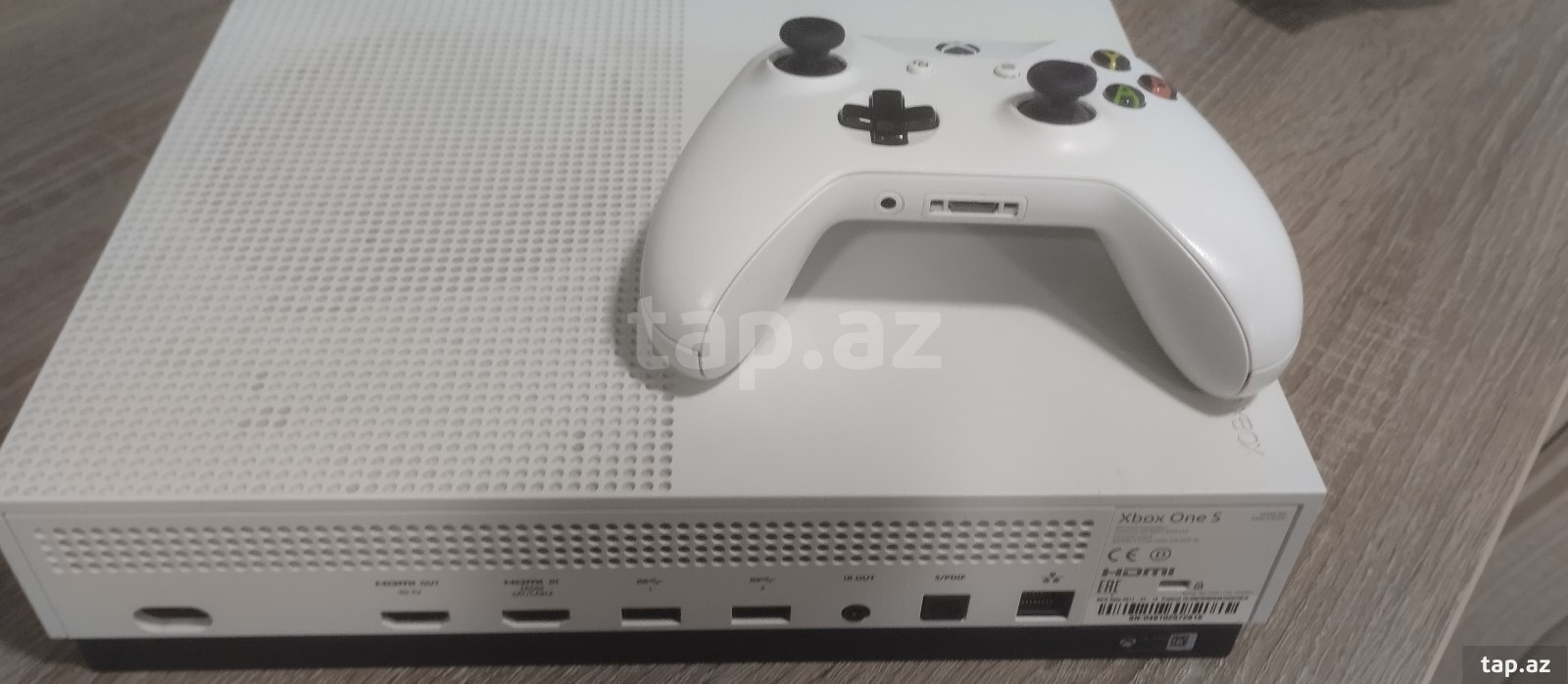 Xbox One S 500GB (2)