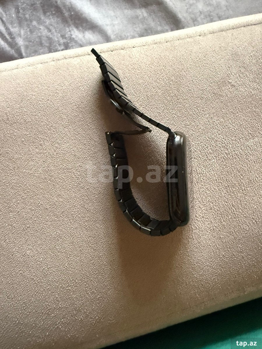 Apple Watch Series 11 Aluminum Jet Black 46mm (2)
