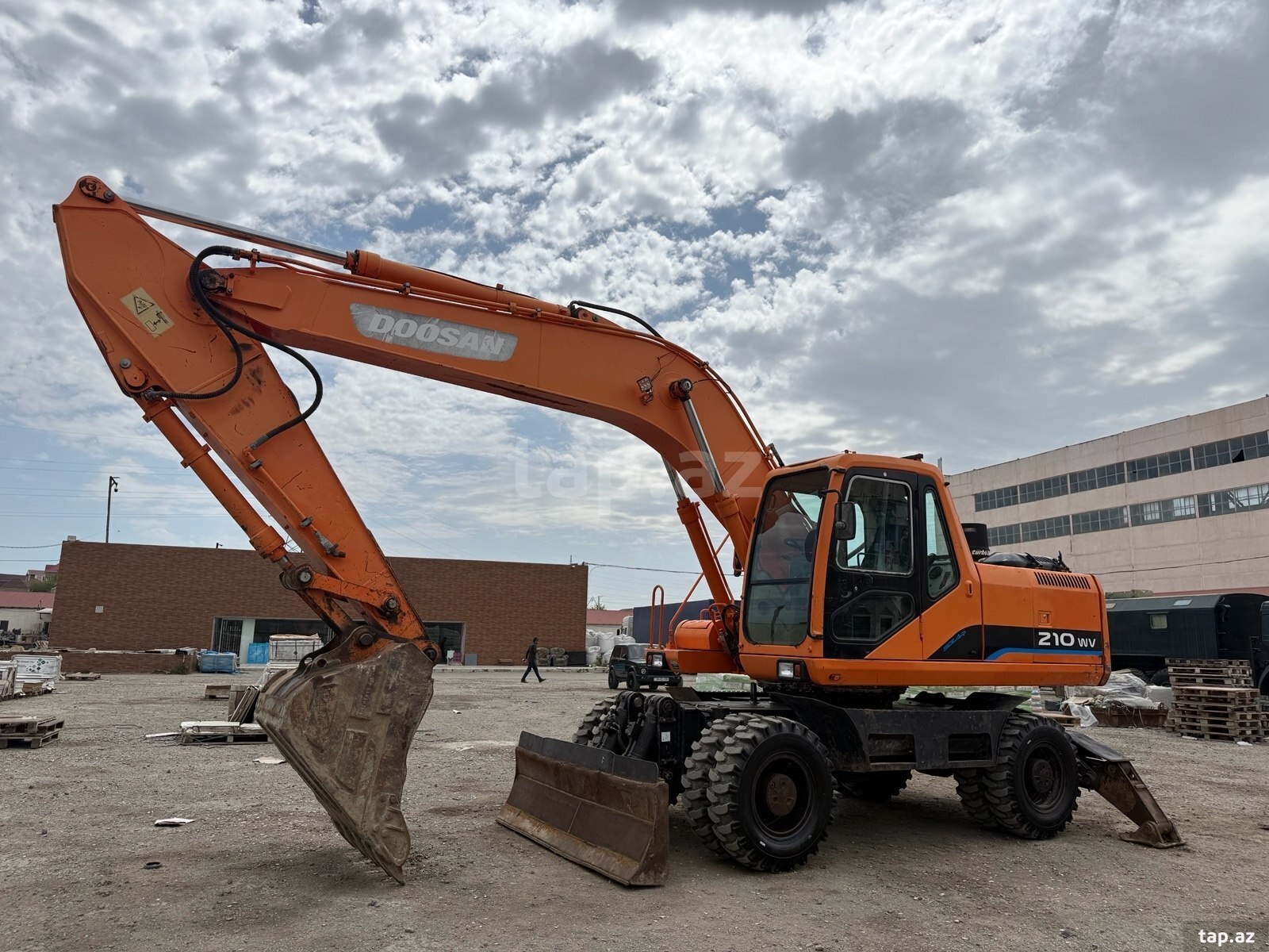 Doosan 210wv, 2011 il (2)