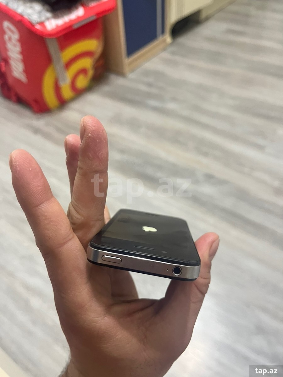 Apple iPhone 4S Black 16GB (3)