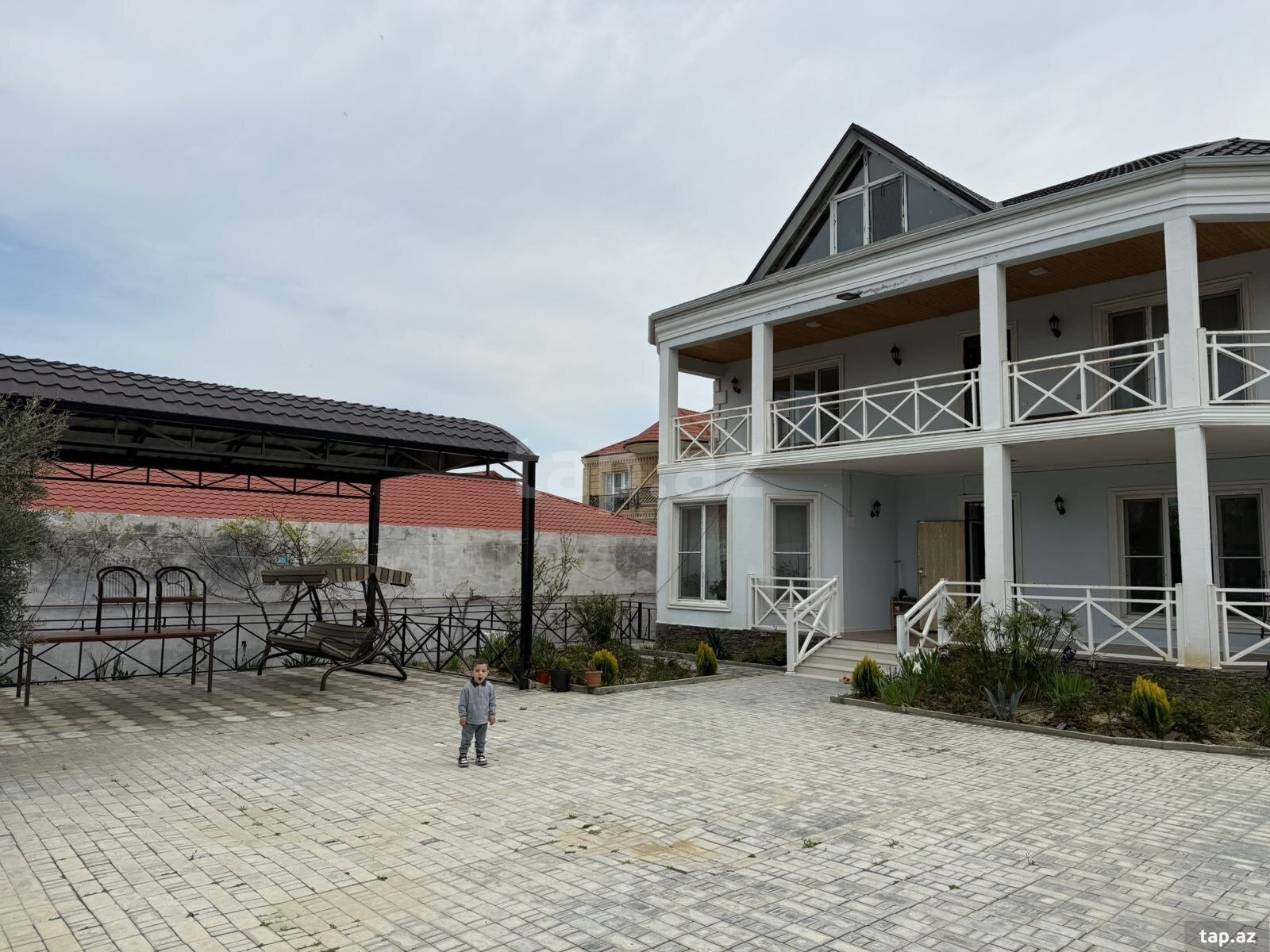Villa, Görədil qəs. (12)
