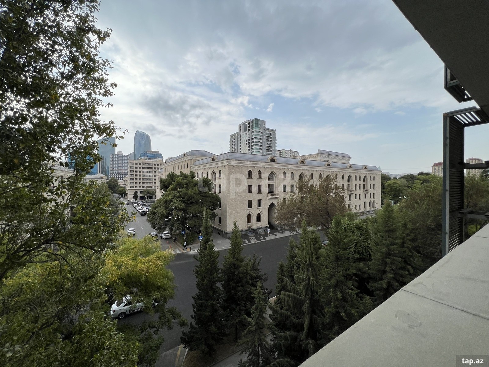 3-otaqlı mənzil, 28 May m., 80 m² (13)