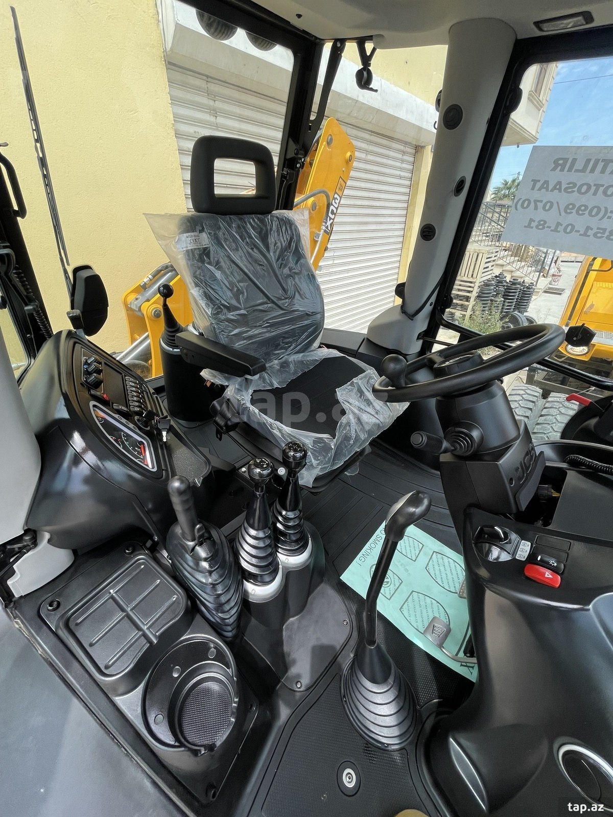 Ekskavator-yükləyici JCB 3CX, 2024 il (8)