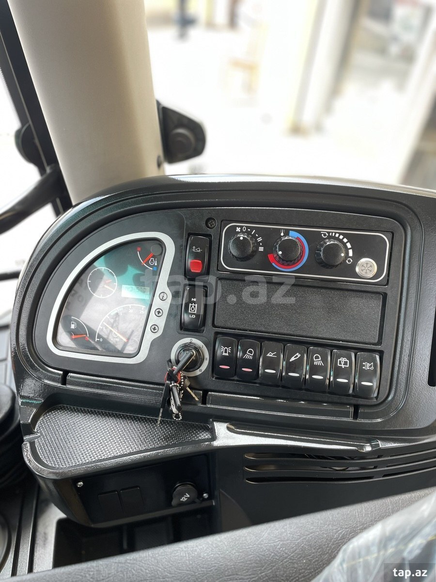 Ekskavator-yükləyici JCB 3CX, 2024 il (10)