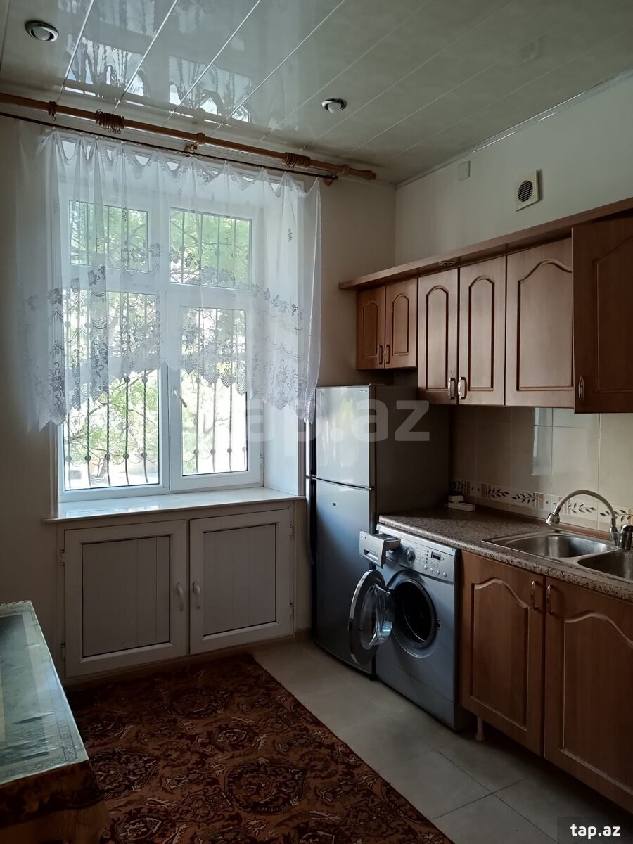 2-otaqlı mənzil kirayə verilir, Elmlər Akademiyası m., 70 m²