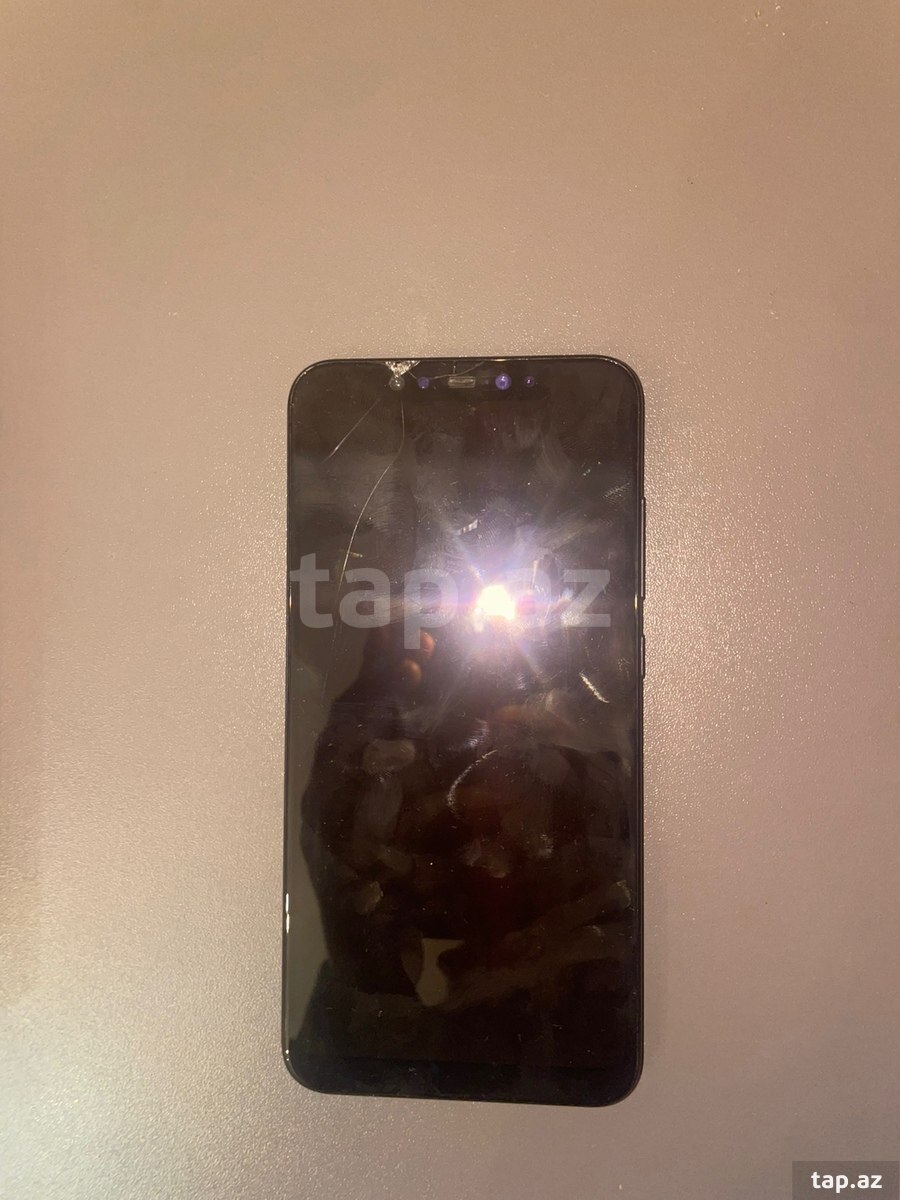 Xiaomi Mi 8 Black 128GB/6GB (3)