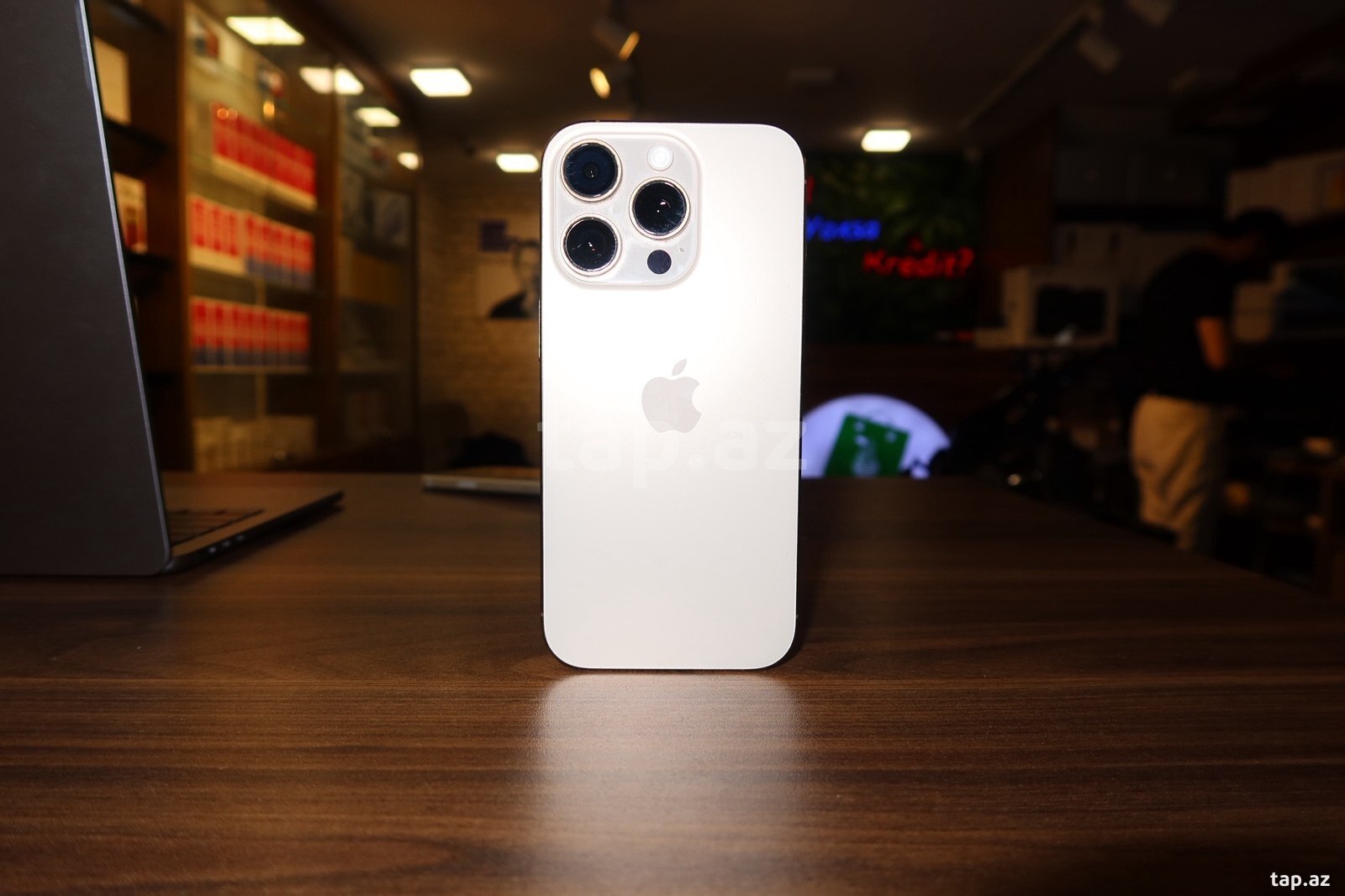 Apple iPhone 16 Pro Desert Titanium 128GB/8GB
