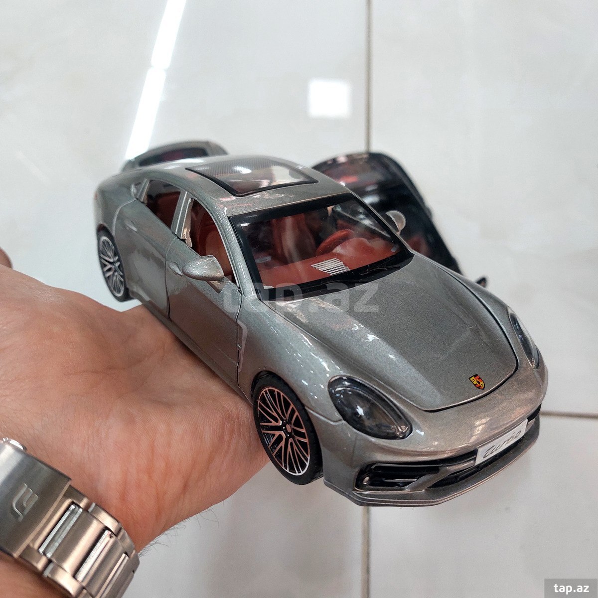 Porsche Panamera Turbo S(1/24) (2)