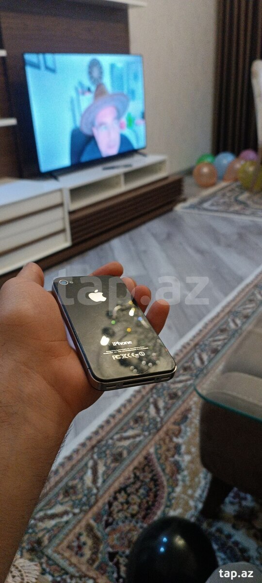 Apple iPhone 4 Black 16GB (2)