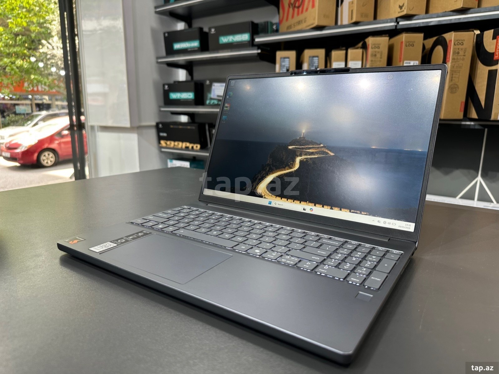 Noutbuk Lenovo (2)