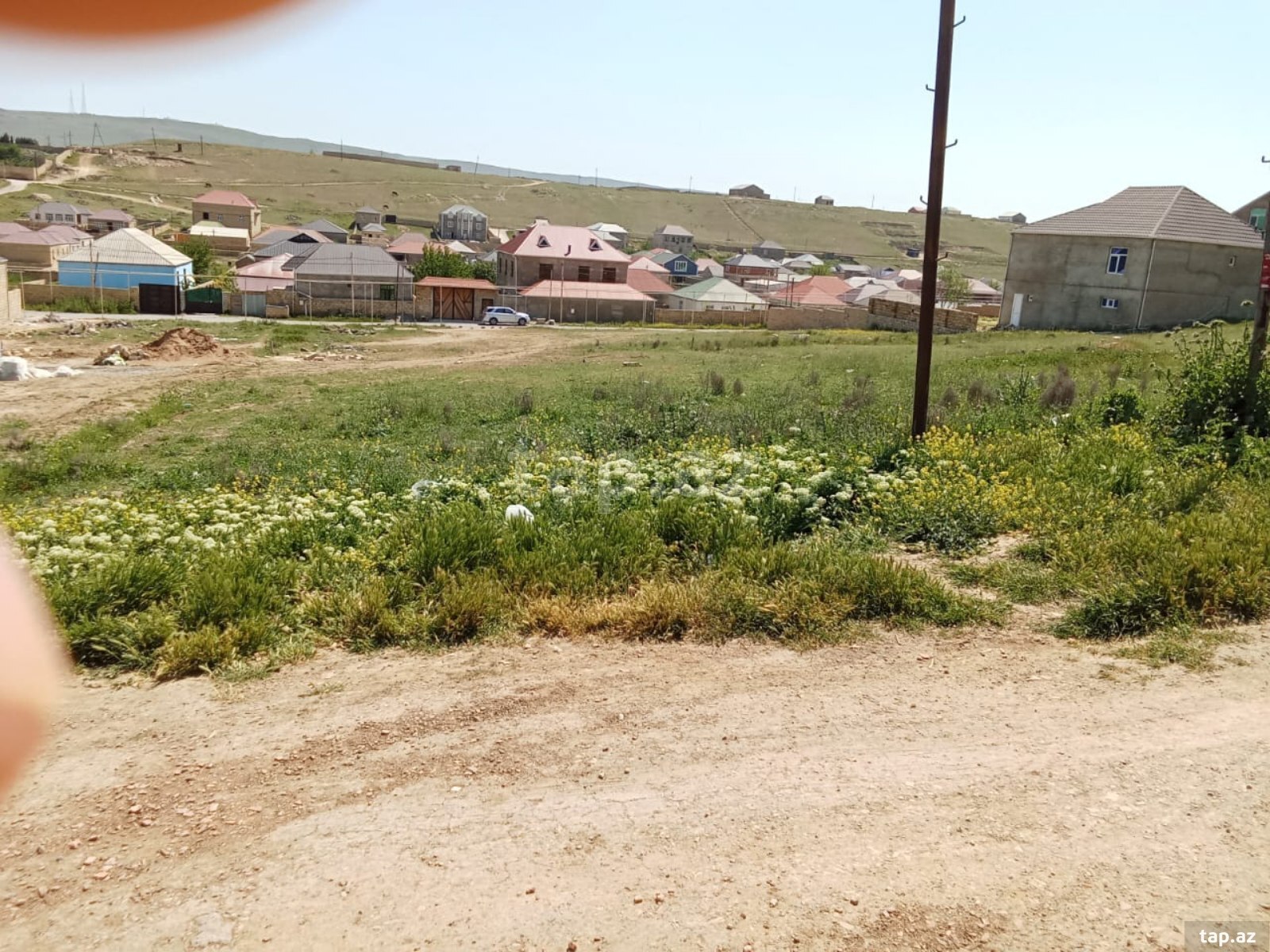 Torpaq satılır, Bakı