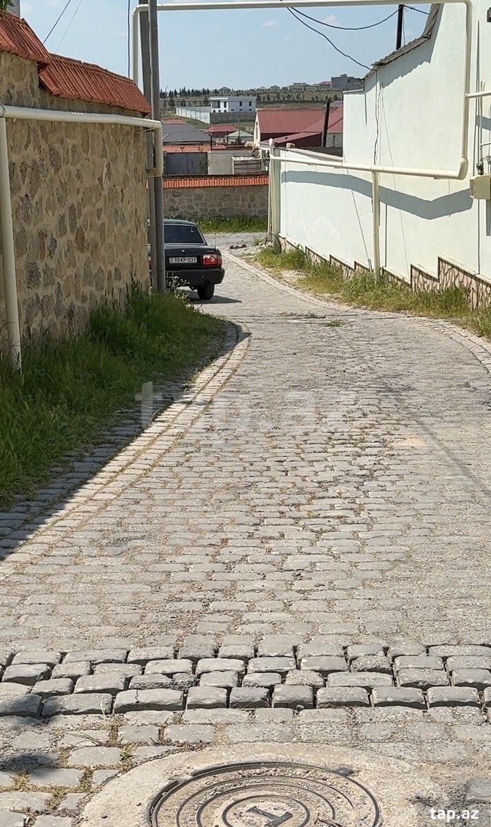 Həyət evi, Novxanı qəs. (9)