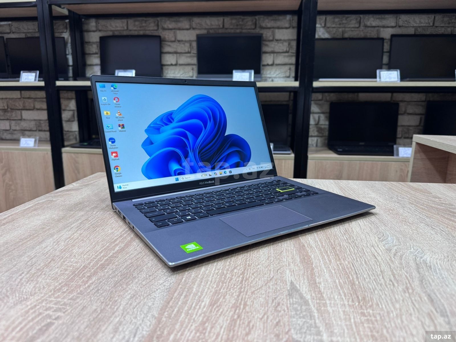 Asus VivoBook 14 (2)