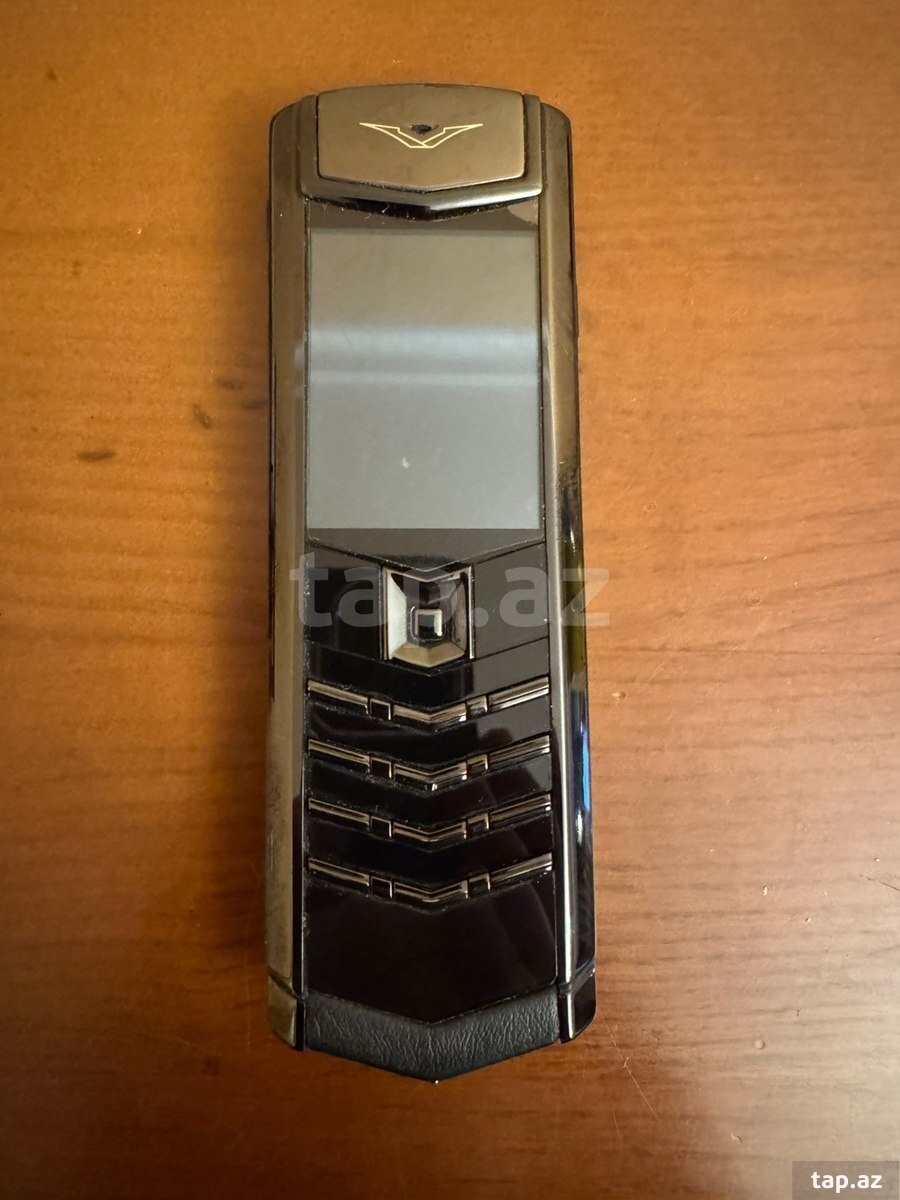 Vertu Signature S Design Clous de Paris PVD Black 4GB (2)