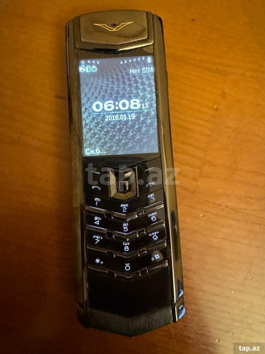 Vertu Signature S Design Clous de Paris PVD Black 4GB (3)