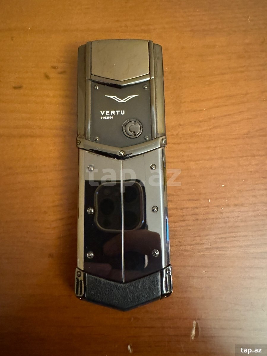 Vertu Signature S Design Clous de Paris PVD Black 4GB (6)