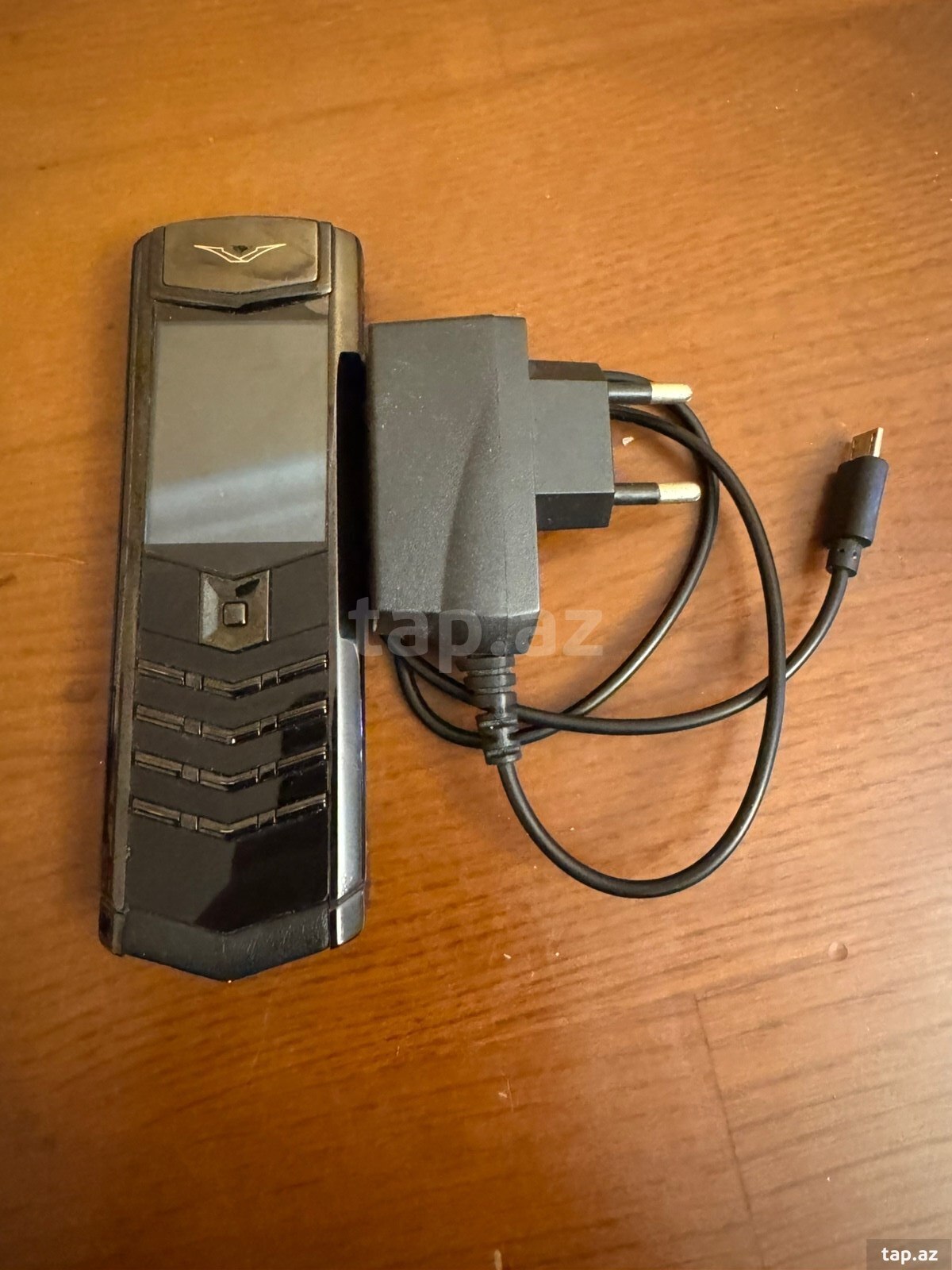 Vertu Signature S Design Clous de Paris PVD Black 4GB