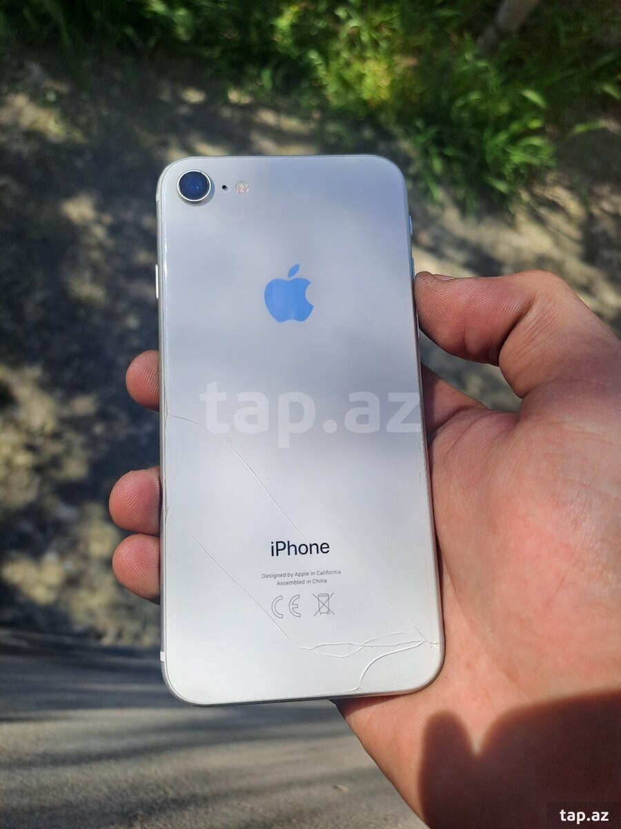 Apple iPhone 8 Silver 64GB (3)