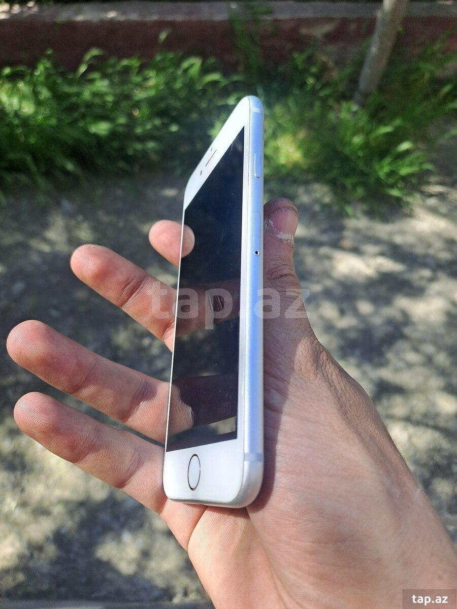 Apple iPhone 8 Silver 64GB (5)