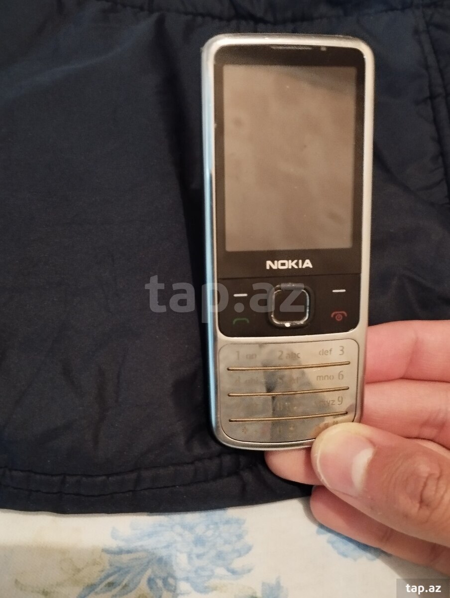 Nokia 6700 Silver Metallic (2)