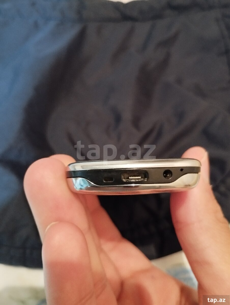 Nokia 6700 Silver Metallic (6)
